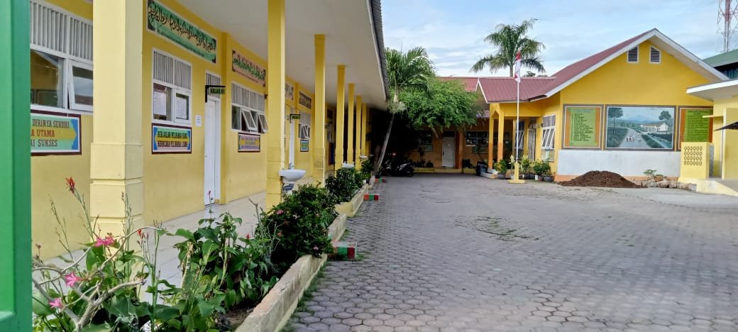 Halaman Sekolah